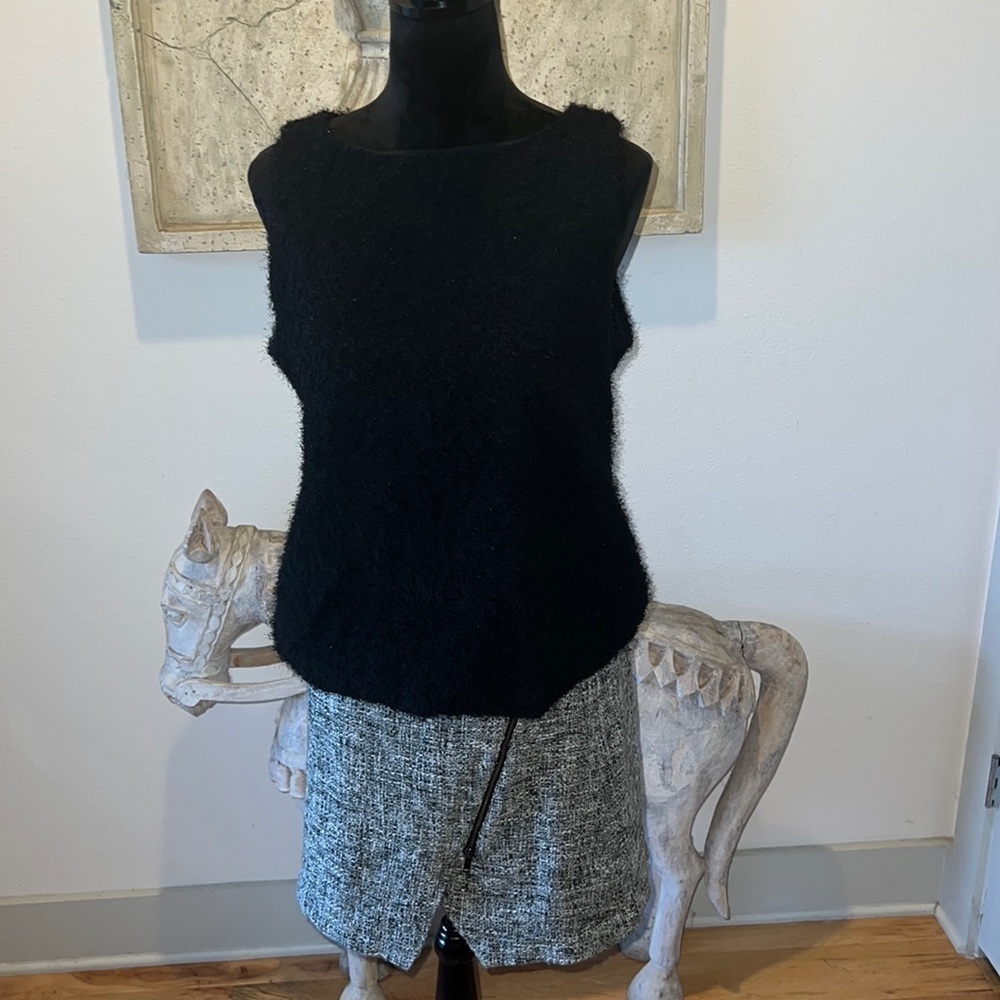 Banana Republic mini skirt (10)‎ & fuzzy sleeveless top (M) set black gray